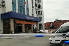 南安：两男子化身“囤囤鼠” 深夜偷140条轮胎被抓图片