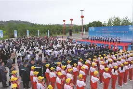 我市举行健康中国·吕梁行动暨“万步有约”健走活动图片