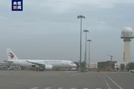 国产大飞机来了！今日载客首航，餐食“五福临门”曝光图片