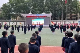 雁塔区红星小学举行一年级新队员入队仪式图片