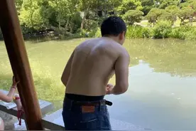 西湖边5岁女孩落水，千钧一发之际，一个身影冲了上来……图片