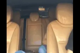 经常开车的人注意了，为啥车内不能放这 7 样东西？我也今天才知道图片