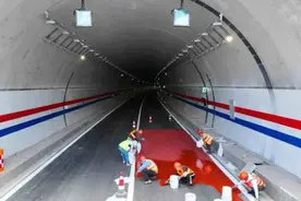 ​头顶烈日“蒸”战高温！云南这些项目开启施工建设“加速度”图片