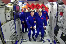 外媒热议“神十六”升空：中国航天迅速发展图片