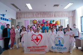 温馨！早产宝宝回医院过六一，半岛曾经报道的龙凤胎、四胞胎同框了图片