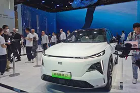 13.87万起售！吉利银河L7上市，混动市场内卷加剧图片