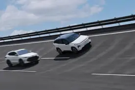 开创插混SUV新体验，吉利银河L7上市图片