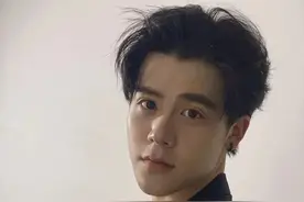 撞脸彭于晏 大一男生分享“100种兼职体验”走红图片