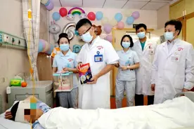 11岁脑瘤女孩度过暖心“六一”，但她的经历值得警惕……图片