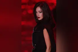 52岁的瞿颖：随性、自在，跟着感觉走丨人物图片