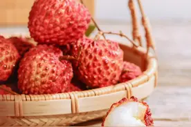 吃荔枝前这样处理一下，好吃不上火！都学起来图片