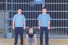 “抠脚大汉”扮单身美女骗钱落法网 横州警方破获多起侵财案件图片