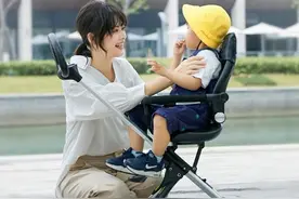 购买遛娃神器 切忌追求轻便而忽视安全图片