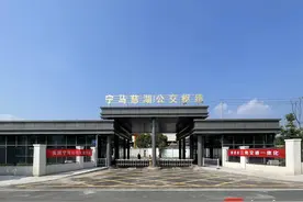 “长风破浪”融媒联合采访｜跨省公交，让两地居民“近”享“圈”内生活图片