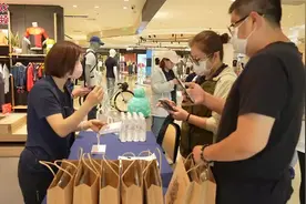 与蔚蓝共生 还海湾纯净图片