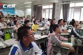 C视频丨高三“最后一课”：老师为学生留存高中记忆，待十年后再寄出图片