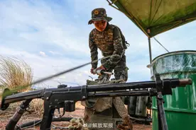 “炎”值爆表，多角度直击喷火器实喷考核现场图片