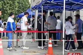 加油，少年的你！记者带你直击西安多个高考考点→图片