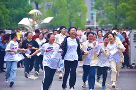 直击｜奔跑吧，考生！高考首日考试顺利结束图片