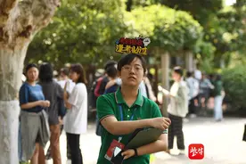 考点直击|老师戴上吉祥头饰送考：“考的都会，逢考必过！”图片