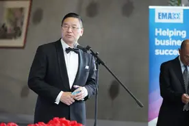 新西兰华人建筑商许立：真正的英雄，没有故事图片