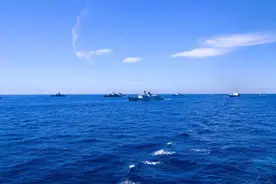 “科莫多-2023”多国海上联合演习落下帷幕，湛江舰、许昌舰返航回国图片