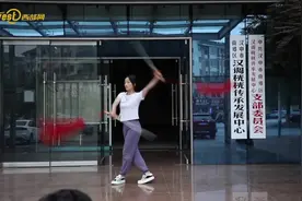 世相丨“00后”戏曲演员李雅芝：让非遗“破圈”焕新生图片