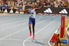 巴黎钻石联赛：吉尔马3000米障碍赛夺冠并打破世界纪录图片