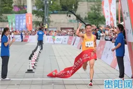 从修车工到马拉松冠军！贵州小伙岑万江贵马夺冠图片