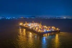 深中通道海底隧道顺利合龙！实现海底“牵手”图片