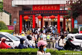 边走边拍，记录高考瞬间图片