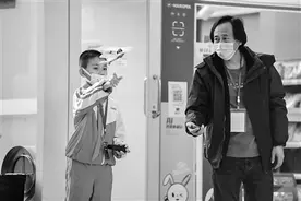 “科技大篷车”开进校园图片