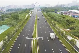 城市道路更畅通 群众出行更便捷 深圳持续打好交通治堵攻坚战图片