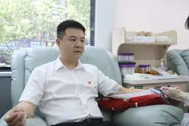 重庆市卫生健康委开展无偿献血活动图片