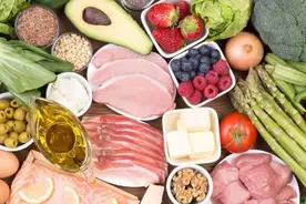 手脚爱出汗，注意调脾胃！4个养护法则，学会了受益终身~图片