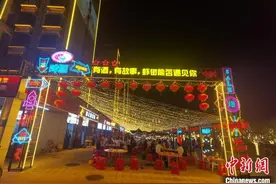 江西永修县小龙虾“变身”富民大产业 推进农旅融合发展图片