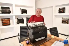 探访意大利手风琴品牌贝尔杜纳生产地图片