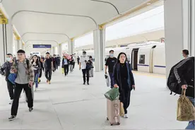 濮阳东站开通一年累计发送旅客132万人次图片