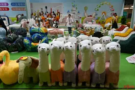 四大产区组团助力，第23届成都家具展今日开幕图片