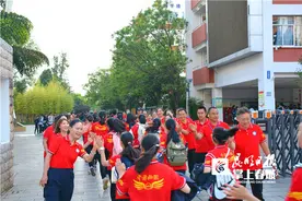 昆明中考首日平稳顺利！图片