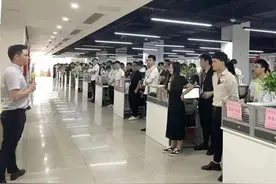 “催收巨头”湖南永雄下属公司复工，员工：现在到手工资不足千元图片