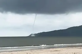 奇观！深圳一海域惊现“龙吸水”图片