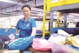 1秒能干什么？在她这里1秒可以精准分拣1个快递图片