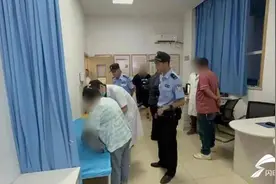 男孩头部摔伤昏迷 日照公安民警紧急护送就医图片