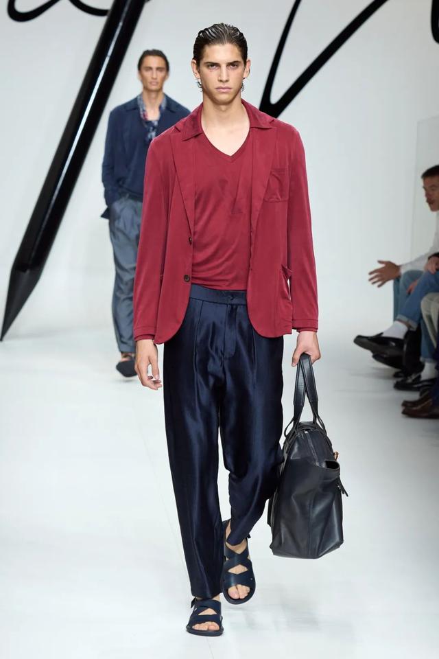 Giorgio Armani������֮�⣬��������������������̸��ʱװ��