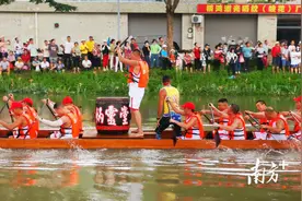 番禺20艘龙舟趁“新桥景”，上演“速度与激情”图片