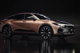 丰田皇冠SportCross正式上市 售价36.9万元起图片