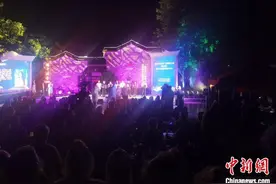 第四届“屈原杯”全国诗歌大赛举行颁奖典礼图片