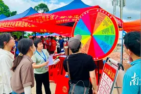 非遗+普法｜阳春这个千年古墟开墟，“法律超市”摊位人气旺图片