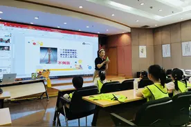 制作“粽子不倒翁”、艾草香丸……博物馆的端午体验活动丰富多彩图片